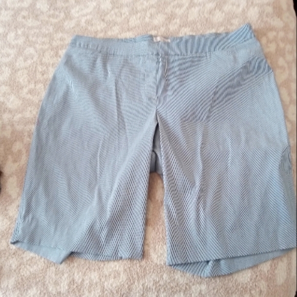 *ELAINE ROSE PINSTRIP BERMUDA SHORTS PLUS SIZE 18 W PULL ON - Picture 1 of 4